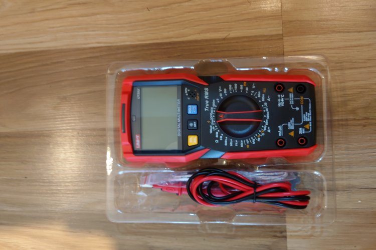 UNI-T UT89X Multimeter KUNDERETUR - Trykk på bildet for å lukke